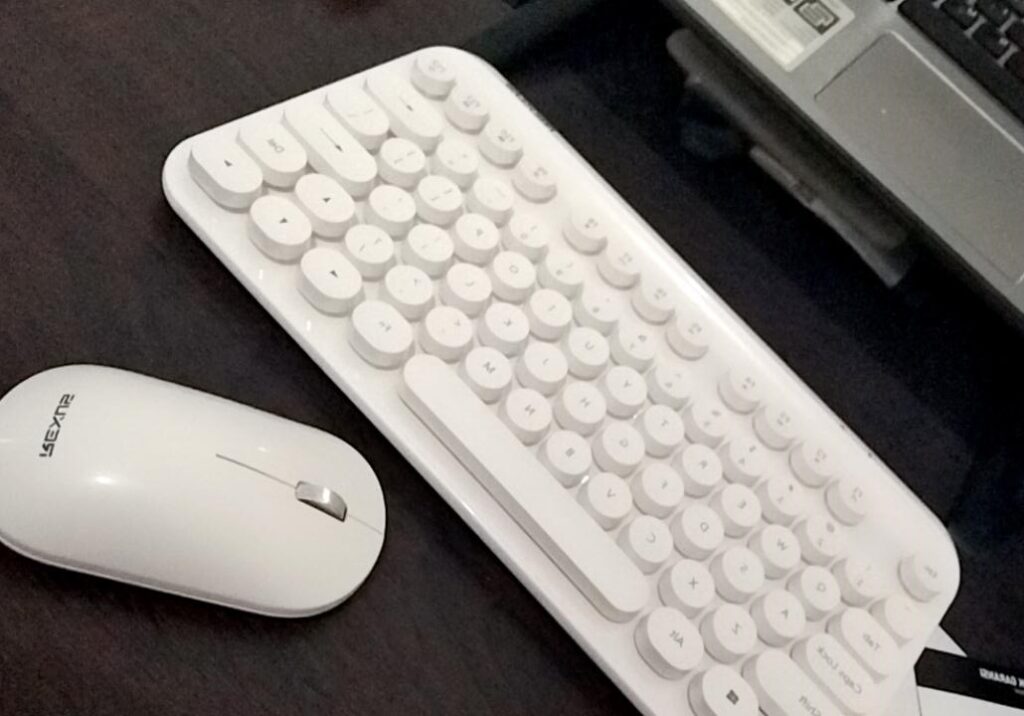 Produktif Terus Pakai Rexus Keyboard